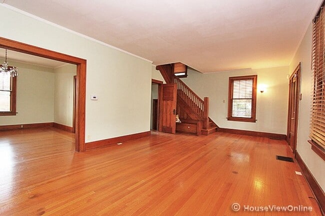 Photo - House Close To Campus