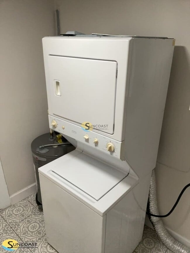 Photo - 3233 Rosselle St