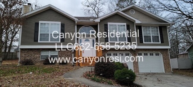 Building Photo - 6141 Blue Ash Dr