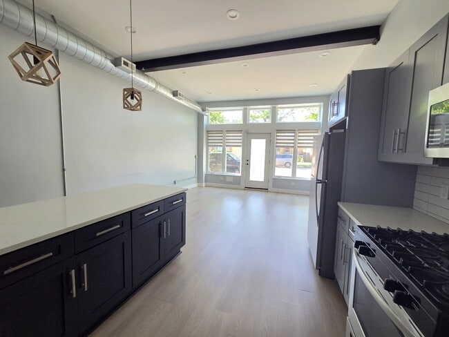 Photo - 2642 W Pratt Blvd Unit 1