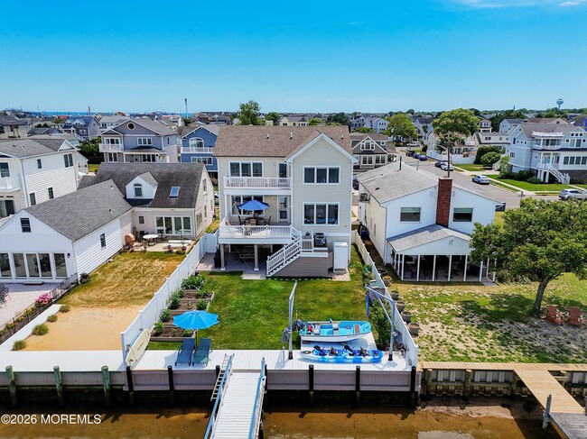 23 Niblick St