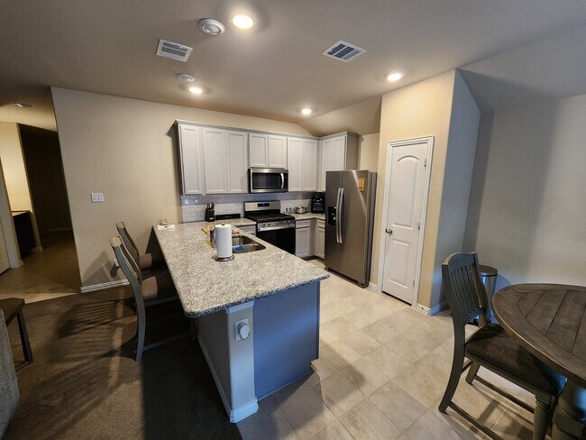 Photo - 2612 Fieldcrest Ln.