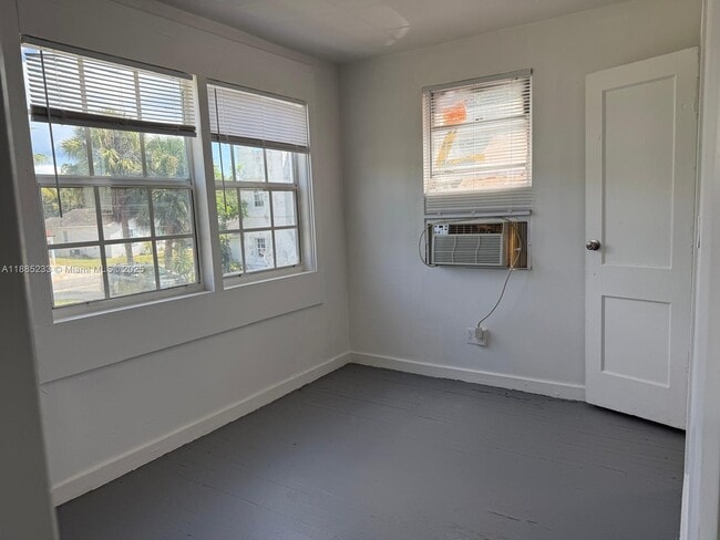 Photo - 632 42nd St Unit B