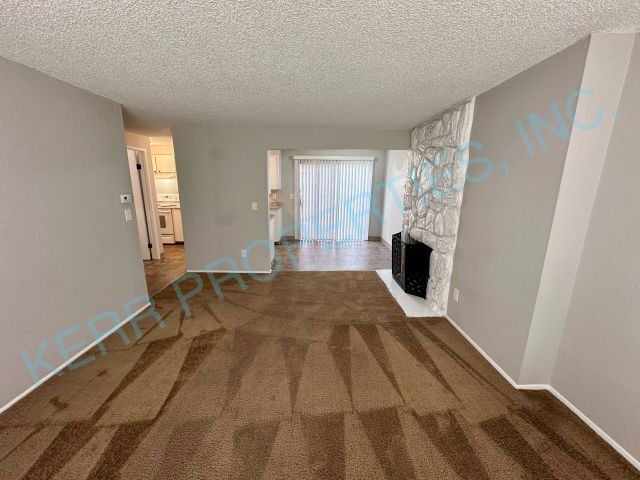 Charming 3-Bed Duplex in Gresham with Spacious 1100 Sq Ft Layout!