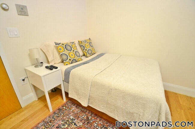 Photo - 79 Westland Ave Unidad 9