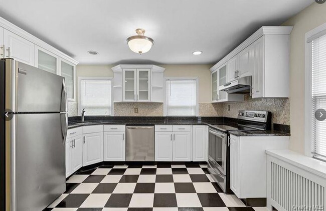 Photo - 22 School St