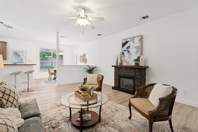 Photo - 138 Lipan St