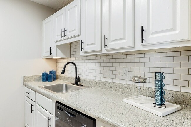 park-west-mobile-al-1bd-1ba-661sf (2) - Park West Apartments