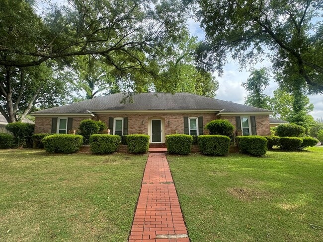 Photo - Beautiful home with over 2k square feet!