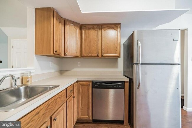 Photo - 994 Beechwood Pl