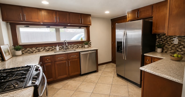 Photo - 5BD/3BA Home Near Pearl St, CU, Hiking, Park - Available NOW!
