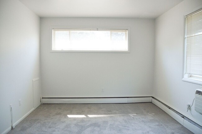 Photo - !!Spacious 2 Bedroom 1 bath apartment!! Unit C St-203