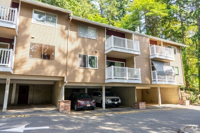 Building Photo - 2Bd/1Ba Redmond Condo Unit C211