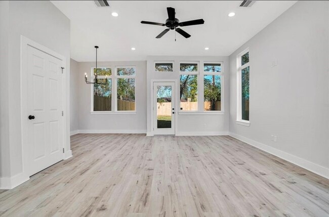 Photo - 805 Granville Dr