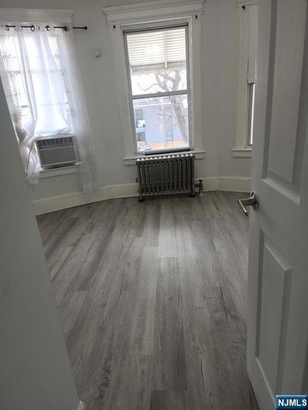 Photo - 703 Schuyler Ave