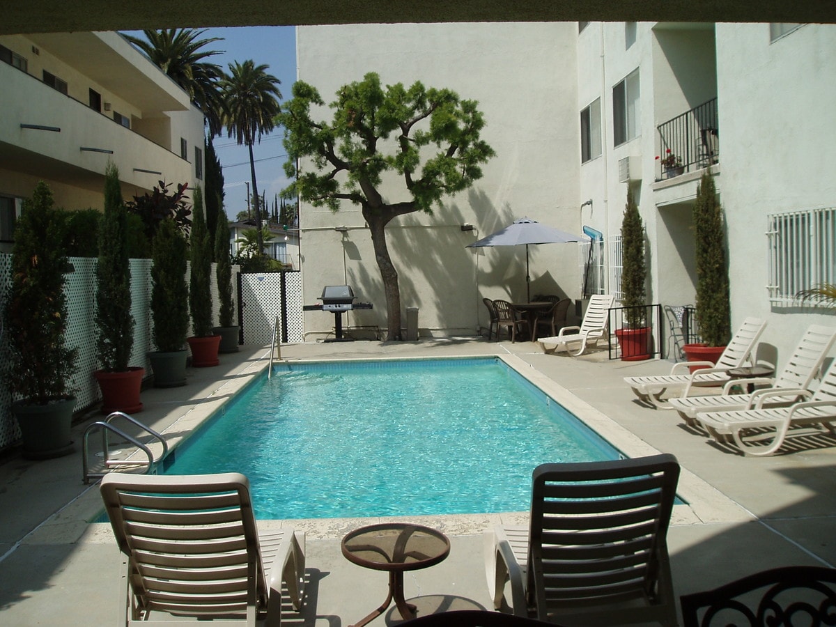 Photo - Le Baron Apartments