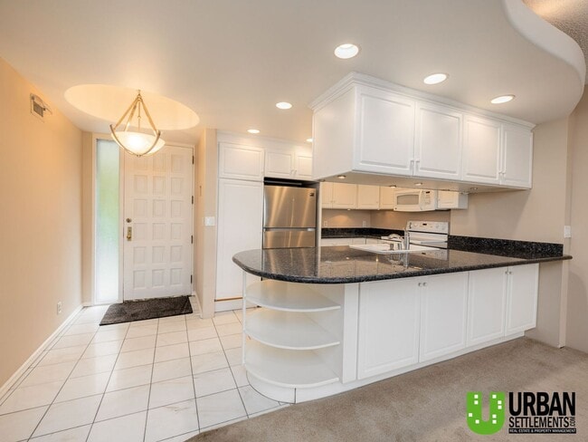 Photo - Spacious 2 Bedroom, 2 Bath Condo with Mode...
