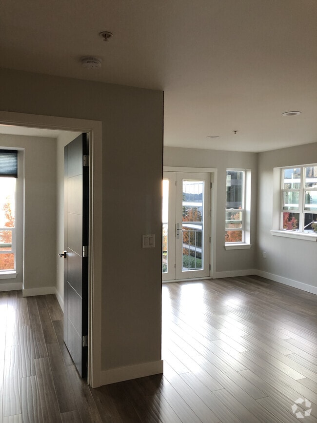 Building Photo - 3028 Western Ave Unit 306 Rental