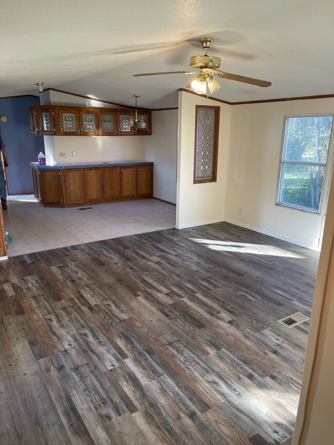 Photo - 204 E Browning St