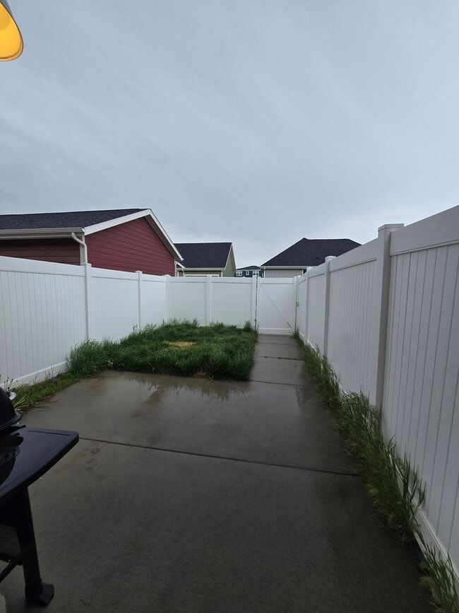 Photo - 2 bedroom 2.5 Bathroom Townhome