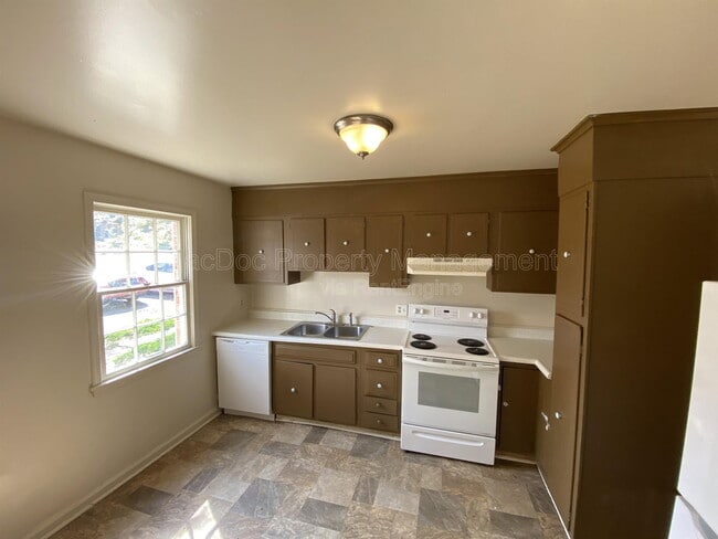 Photo - 706 Olde Greenwich Cir