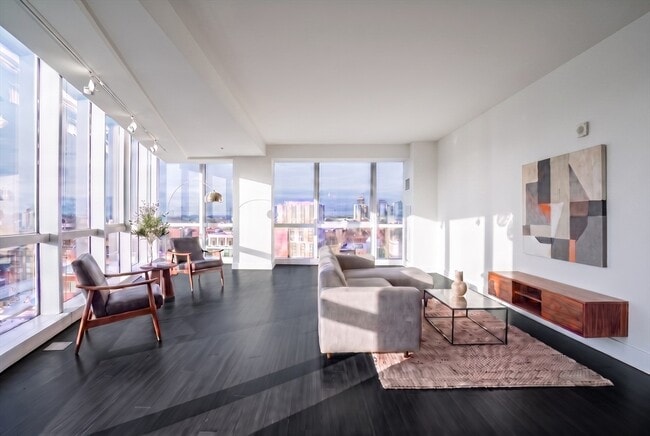 Building Photo - 110 Stuart St Unit 18B