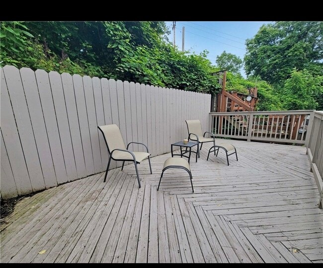 Photo - 611 Broadhead Ave