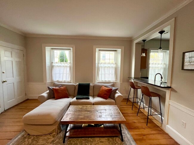 Building Photo - 7 Daniels St Unit 1