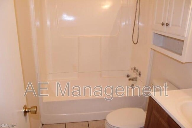 Photo - 1556 Darren Cir