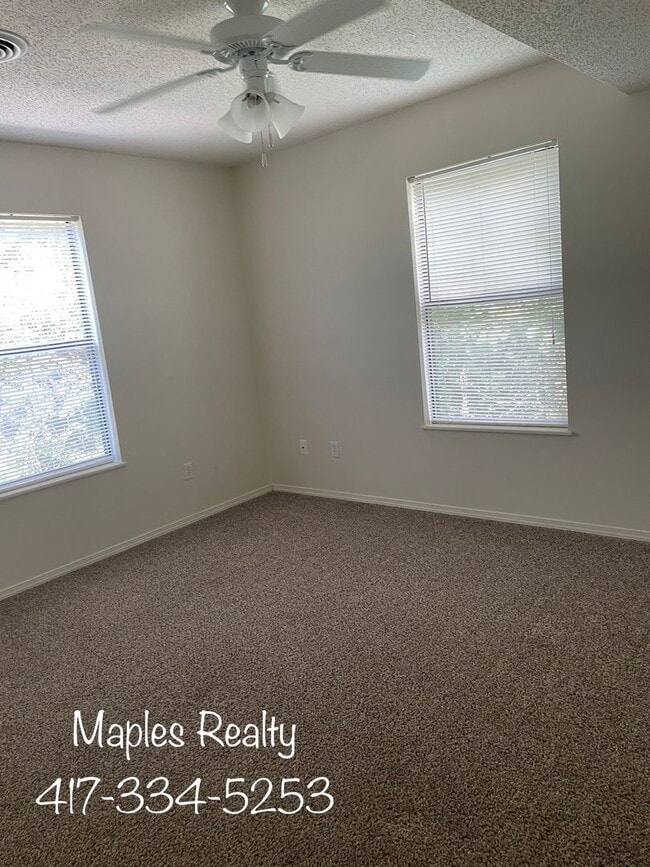 Photo - 2 bedroom / 1 bathroom apartment Unit Spring Valley 11 (085)