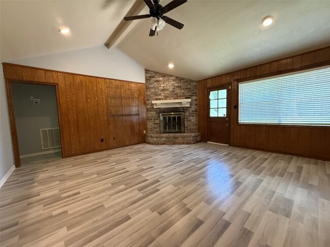 Photo - 422 Gamewood Dr
