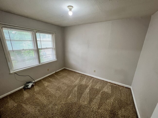 Photo - Updated 4 Bed, Across from KSU! Available Aug 1, 2026!