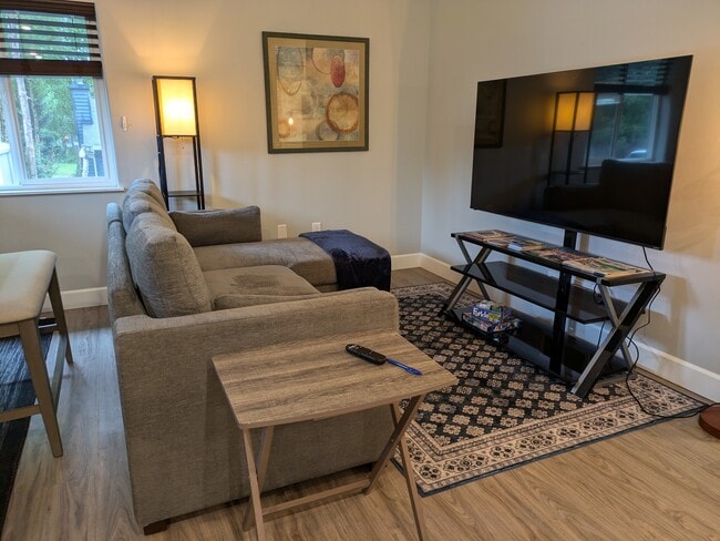 Living Room - 8246 Rovenna St