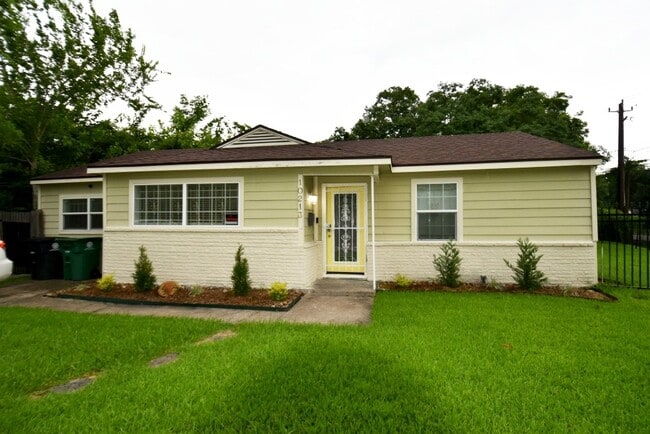 Building Photo - 10213 Fairland Dr