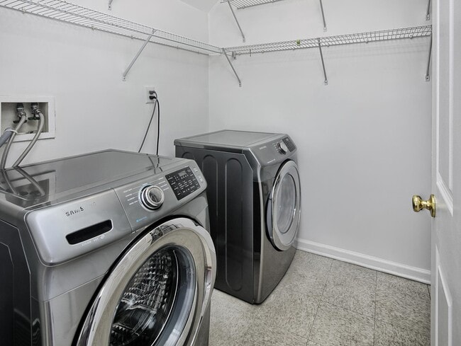 Photo - 326 Midland Ct