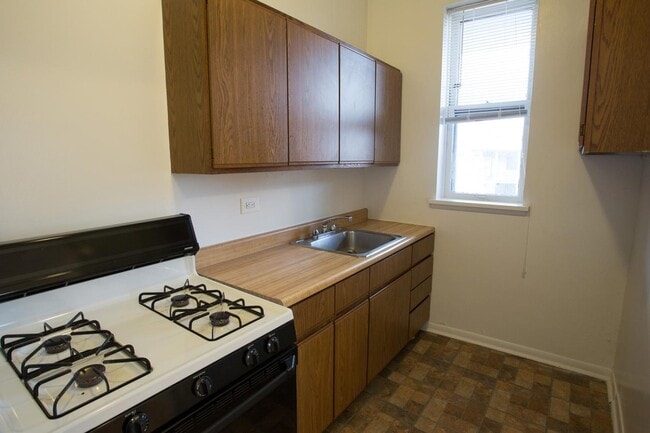 Photo - 5300-5308 S. Hyde Park Boulevard