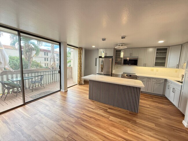 Photo - Beautifully Remodeled 2 bedroom townhome i... Unidad 4A