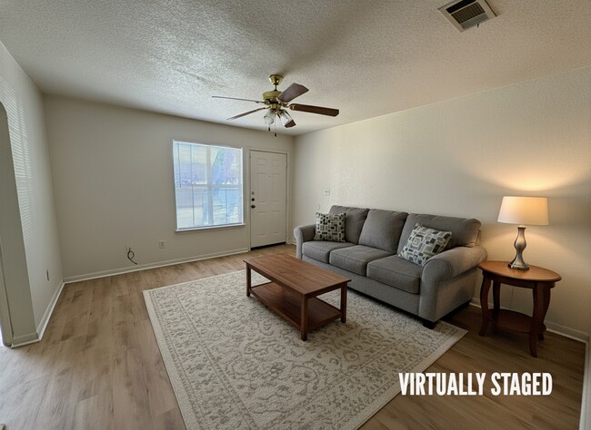 Photo - 2909 Cantabrian Dr Unit # B