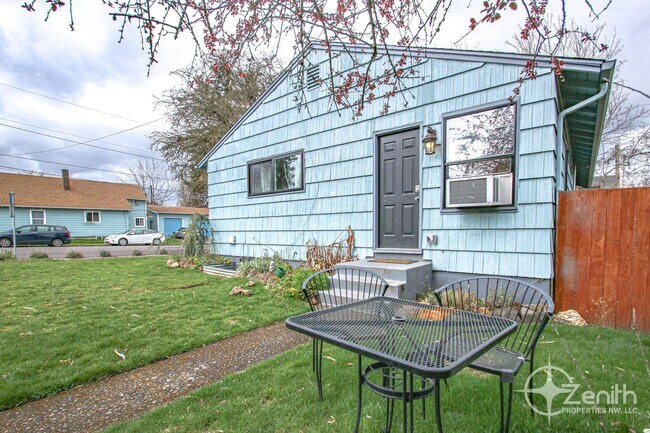 Photo - 1601 Esther St