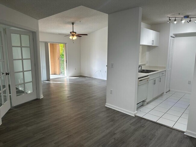 Photo - 4844 N State Road 7 Unit 305