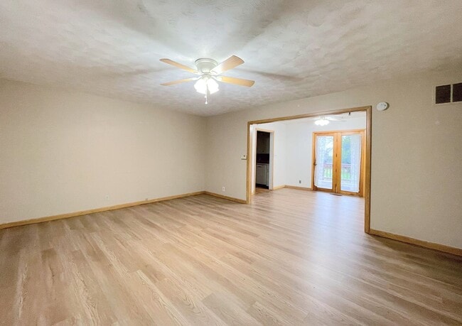 Photo - 2 bed brick home outside town