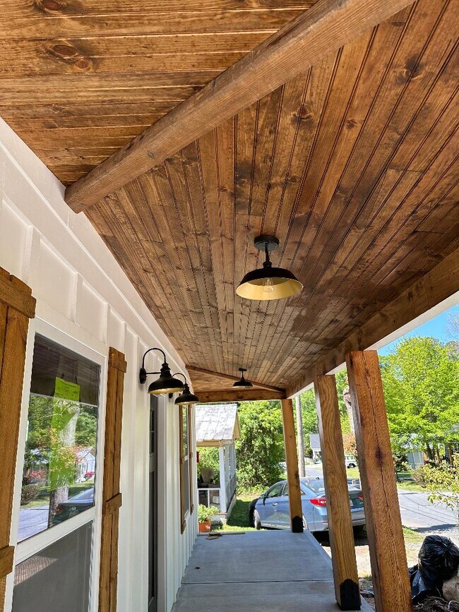 Photo - 4757 Wood St