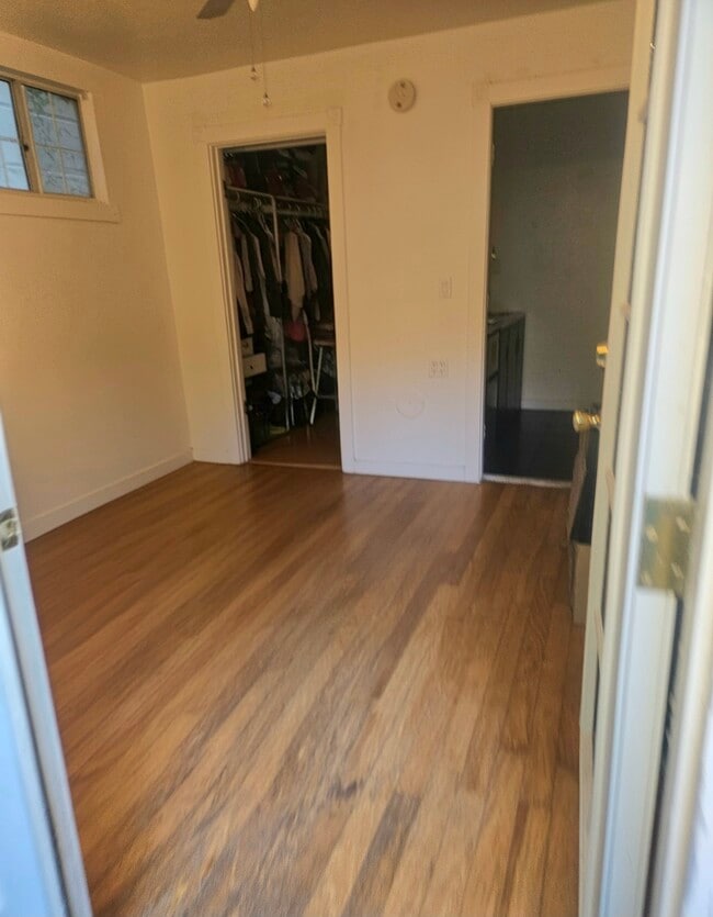 Photo - 808 E St