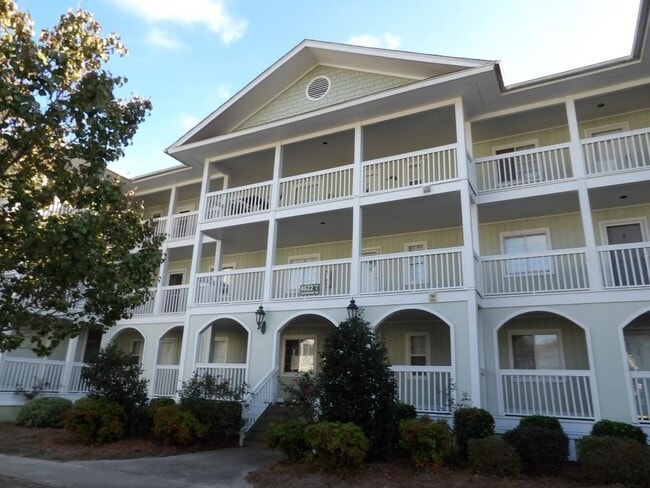 Building Photo - 4622 Greenbriar Dr