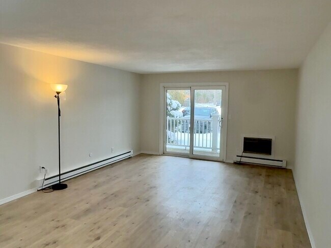 Building Photo - 180 Main St Unit B39