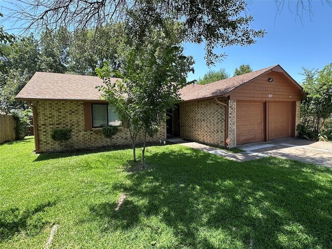Photo - 917 Cherrywood Trail