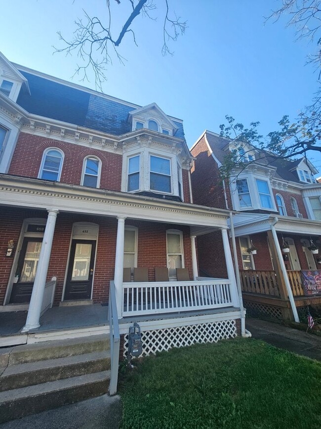 Building Photo - 652 Pennsylvania Ave Unit 2nd Floor