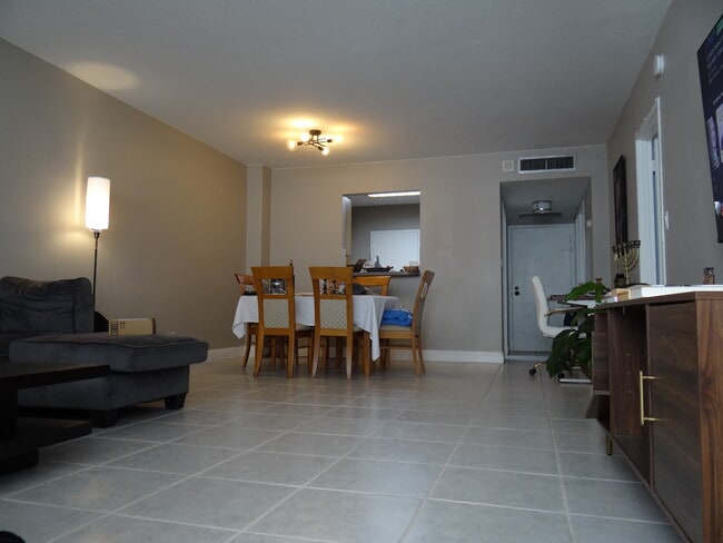 Photo - 3725 S Ocean Dr Unit 607