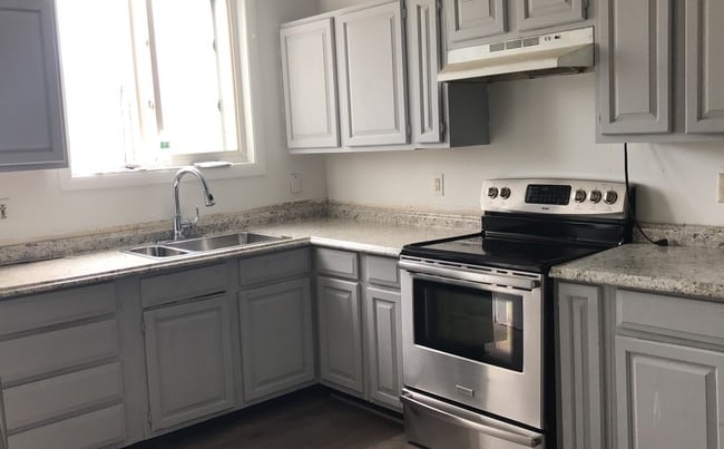 Building Photo - 13 S 1st St Unit 1