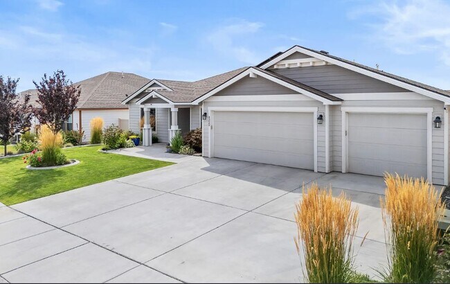 Photo - 4322 Goldstream Ln